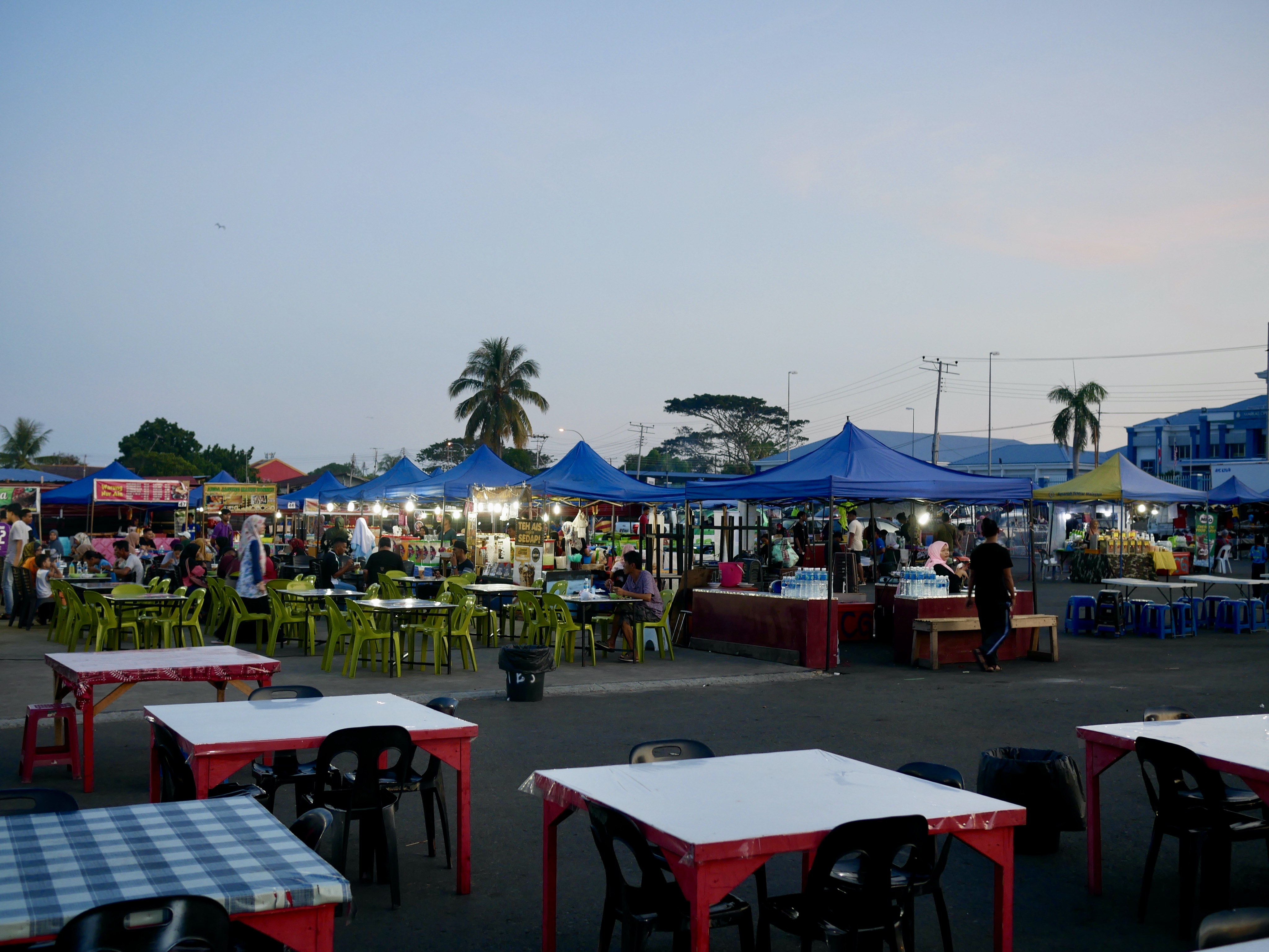 Tržnica hrane v Semporni